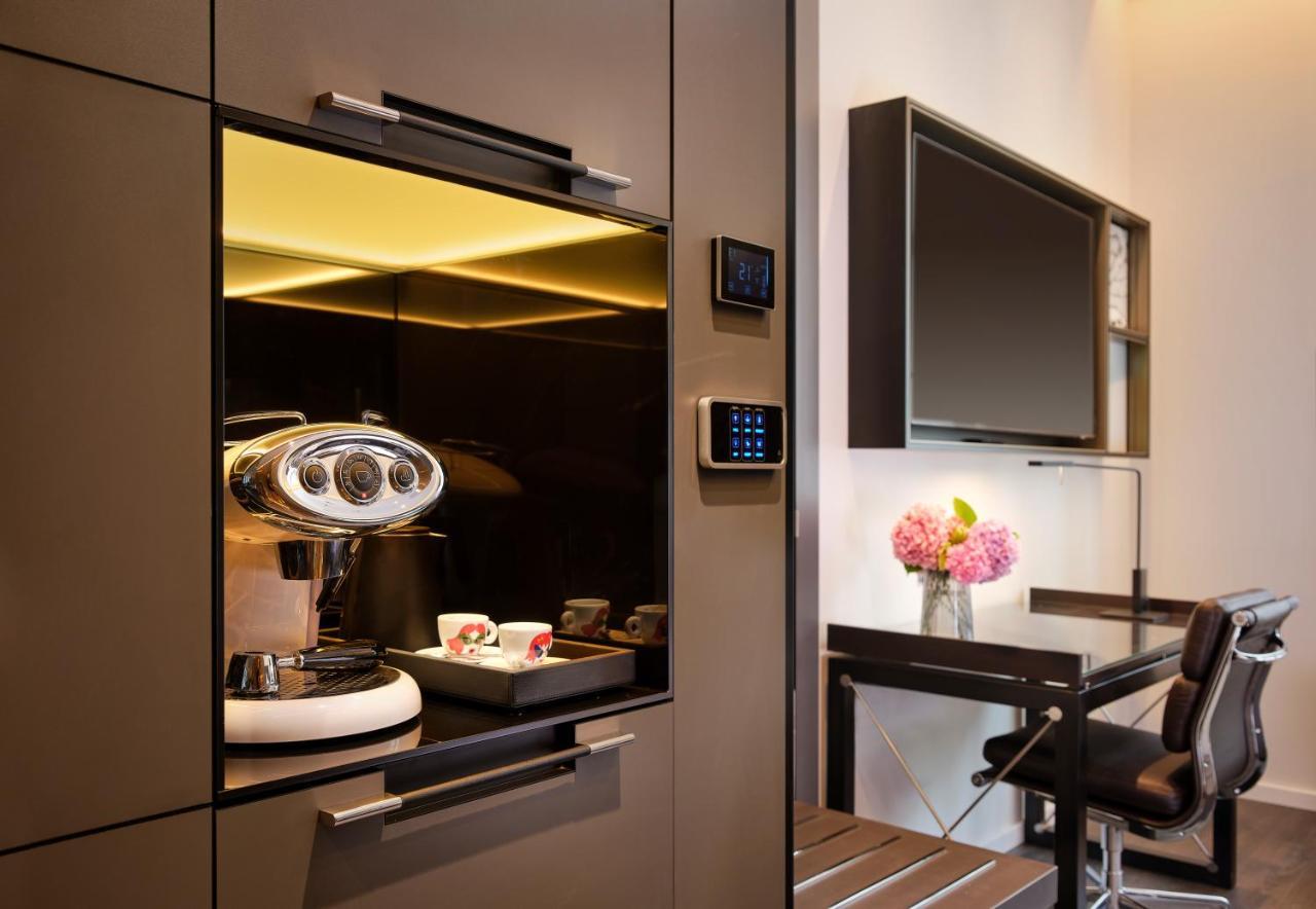 Art'Otel Zagreb, Powered By Radisson Hotels Dış mekan fotoğraf A coffee machine in a hotel room