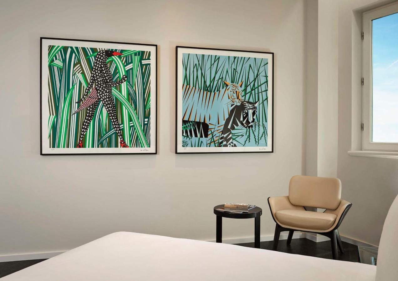 Art'Otel Zagreb, Powered By Radisson Hotels Dış mekan fotoğraf Two of the paintings in the series