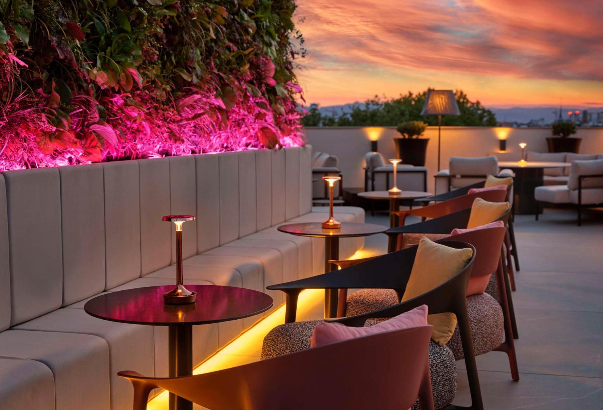 Art'Otel Zagreb, Powered By Radisson Hotels Dış mekan fotoğraf The Terrace at the InterContinental London The O2
